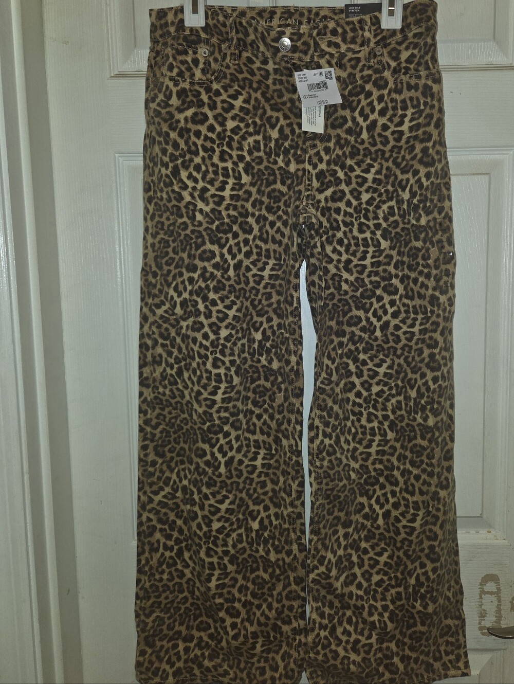 NWT American Eagle Low Rise Leopard Baggy Wide Leg Jeans 4